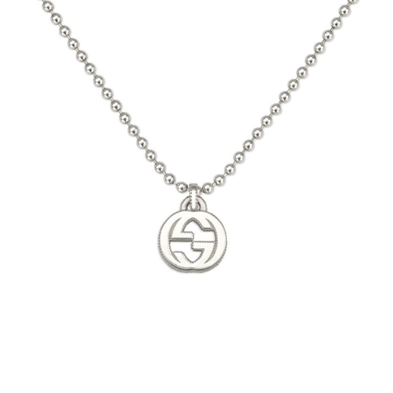 G*u*i necklaces